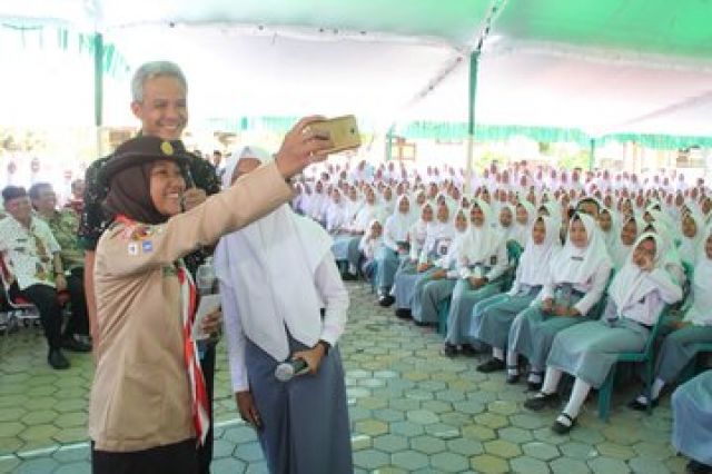 Gubernur Mengajar di SMAN 1 Dempet